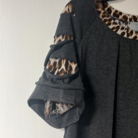 Leopard Cozy Shirt - Picture 2 of 4